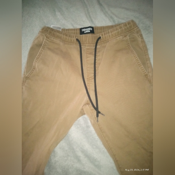 Denizen from Levi's khaki joggers - Picture 2 of 6